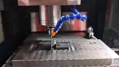 鋁合金板精雕機(jī)的優(yōu)勢(shì)有哪些呢？